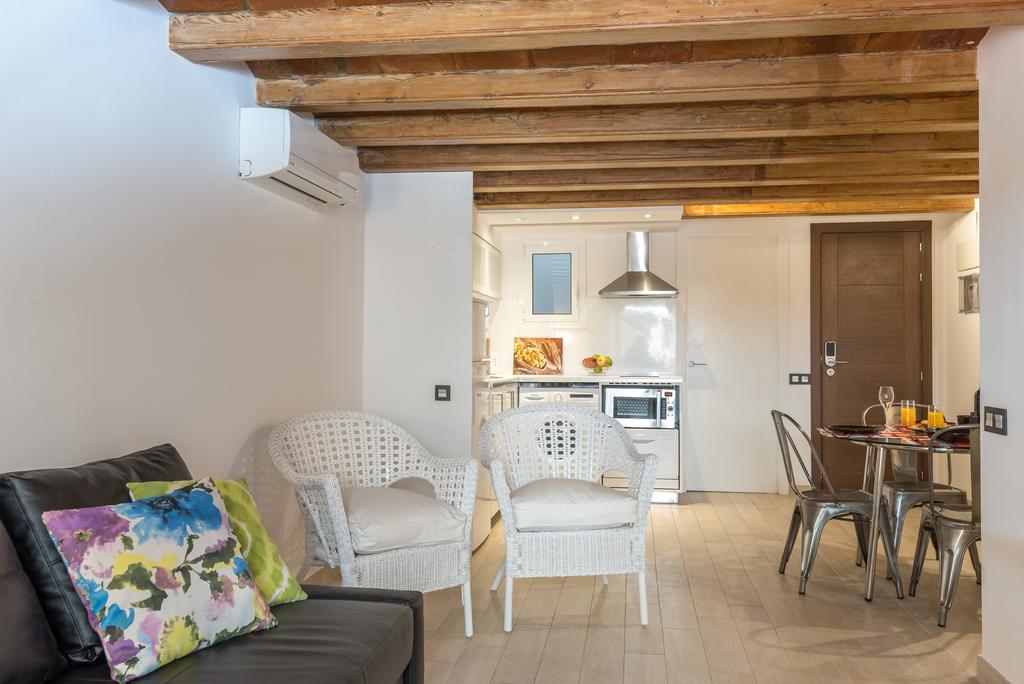 Radas Barcelona Kamer foto