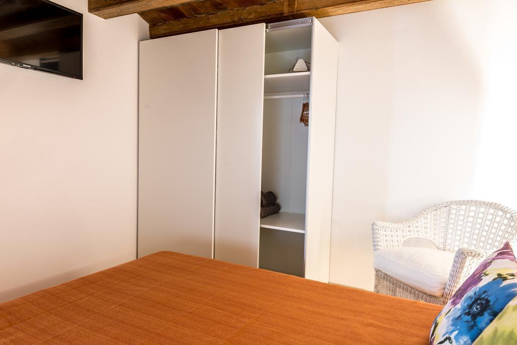 Radas Barcelona Kamer foto